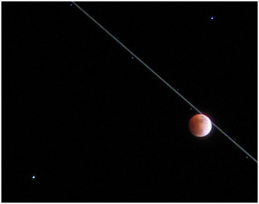 Total lunar eclipse photographed in Litchfield, CT.